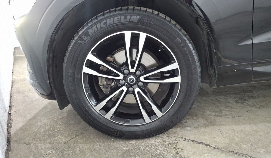 Volvo Xc60 2.0 T5 MOMENTUM AUTO AWD Suv 2021