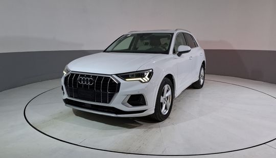 Audi • Q3