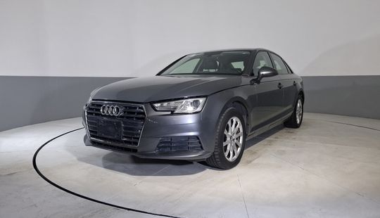 2017 • 135,305 km • Automático