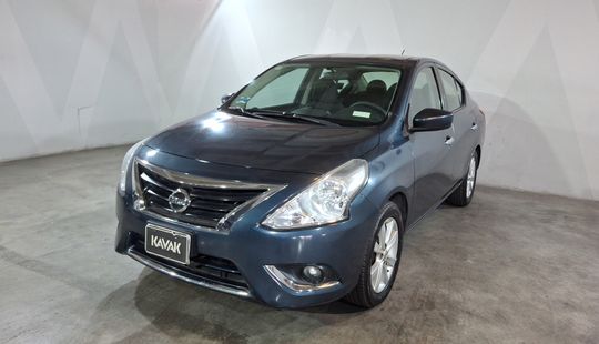 Nissan • Versa