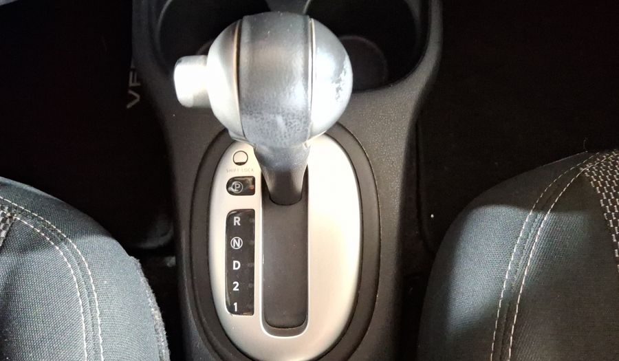Nissan Versa 1.6 ADVANCE TA AC Sedan 2016
