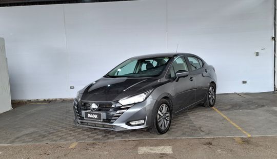 Nissan • Versa