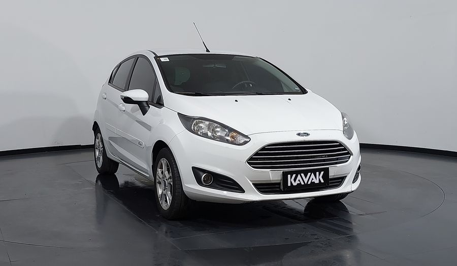 Ford Fiesta 1.6 SEL AT Hatchback 2017