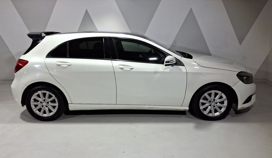 Mercedes Benz Clase A 1.6 180 CGI 7G-DCT Hatchback 2014