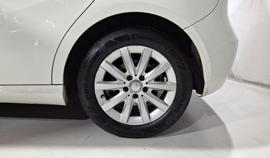 Mercedes Benz Clase A 1.6 180 CGI 7G-DCT Hatchback 2014