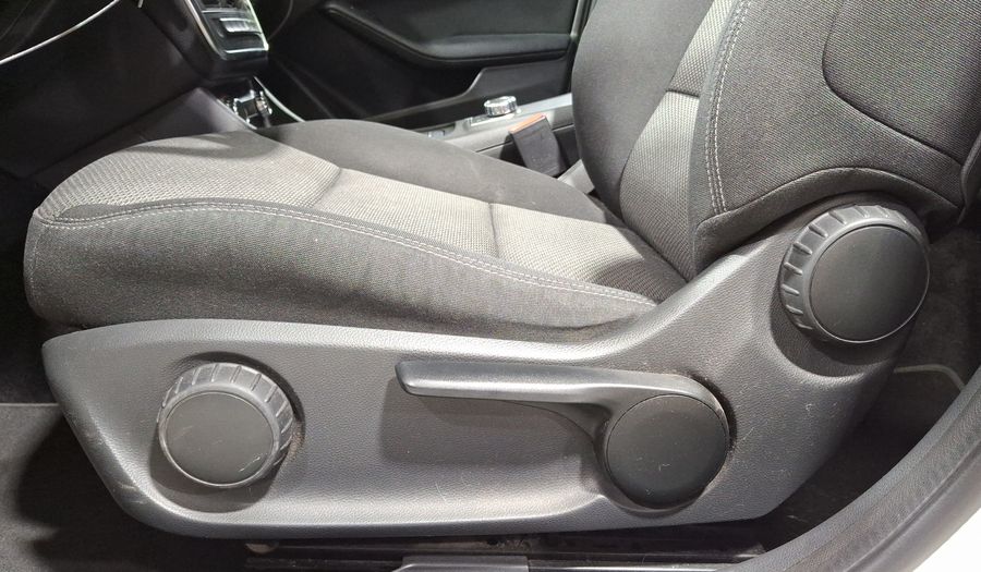 Mercedes Benz Clase A 1.6 180 CGI 7G-DCT Hatchback 2014