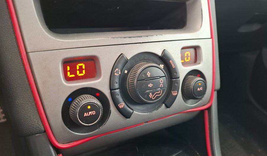 Peugeot 408 2.0 16V ALLURE+ Sedan 2014