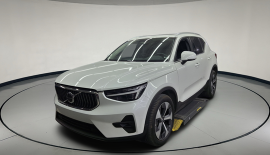 Volvo • XC40