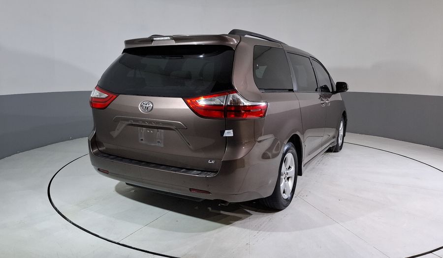 Toyota Sienna 3.5 LE AT Minivan 2018