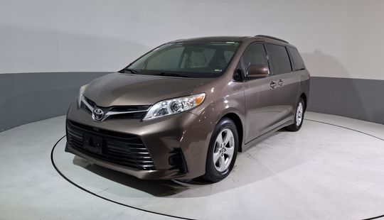 Toyota • Sienna