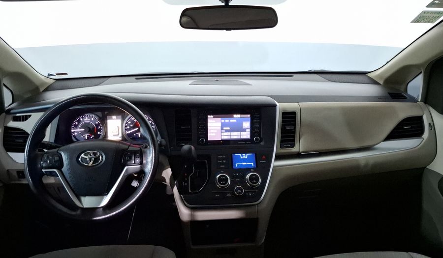 Toyota Sienna 3.5 LE AT Minivan 2018