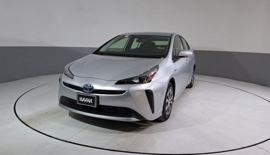 Toyota • Prius