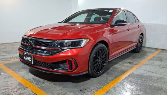 Volkswagen • Jetta