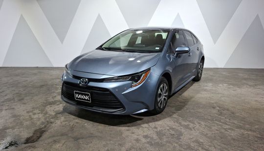 Toyota • Corolla