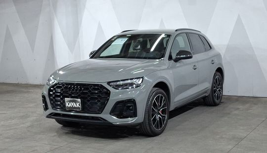 Audi • Q5