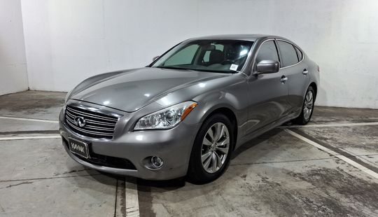 Infiniti • M