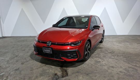 Volkswagen • Golf