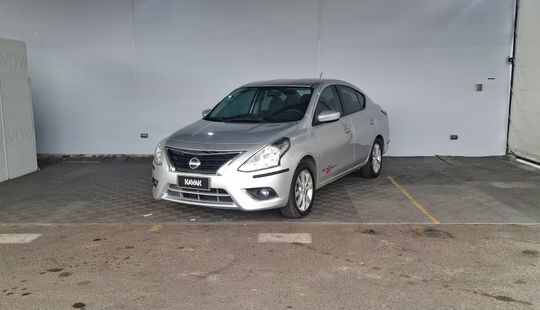 Nissan • Versa