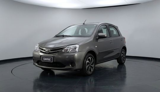 Toyota • Etios