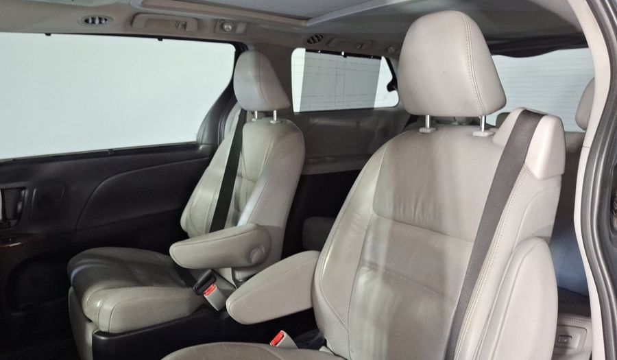 Toyota Sienna 3.5 LIMITED AT Minivan 2017