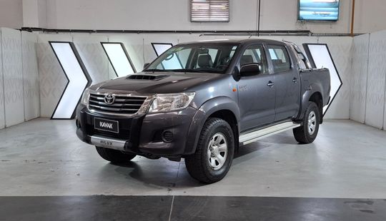 Toyota • Hilux