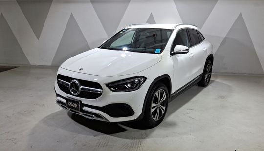Mercedes Benz • Clase GLA