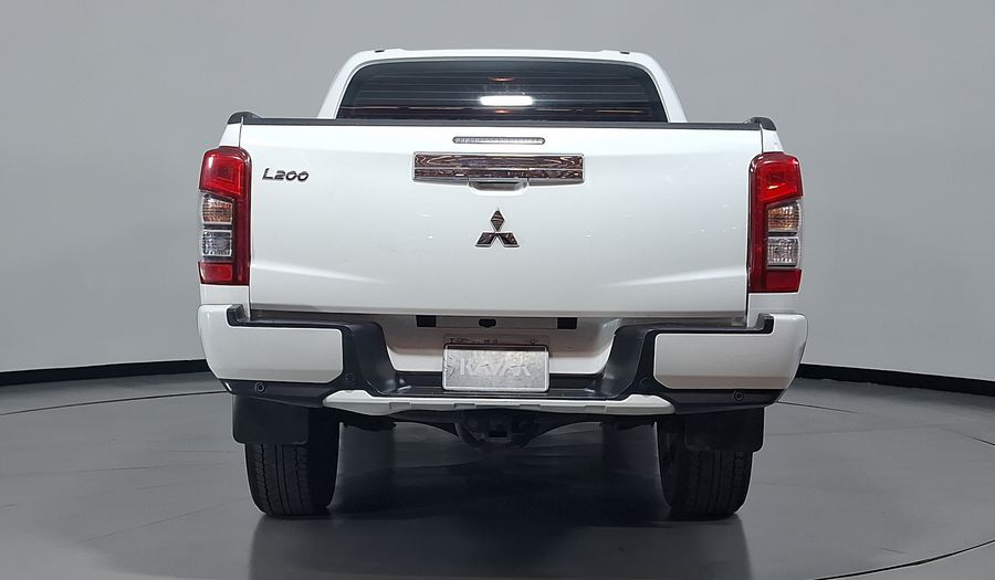 Mitsubishi L200 2.4 GLS DIESEL AUTO 4WD Pickup 2023