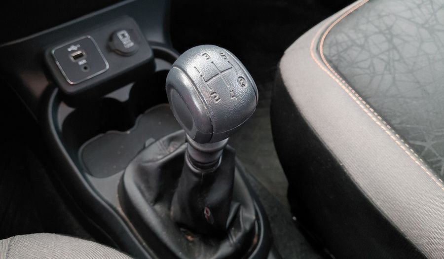 Fiat Mobi 1.0 TREKKING Hatchback 2025