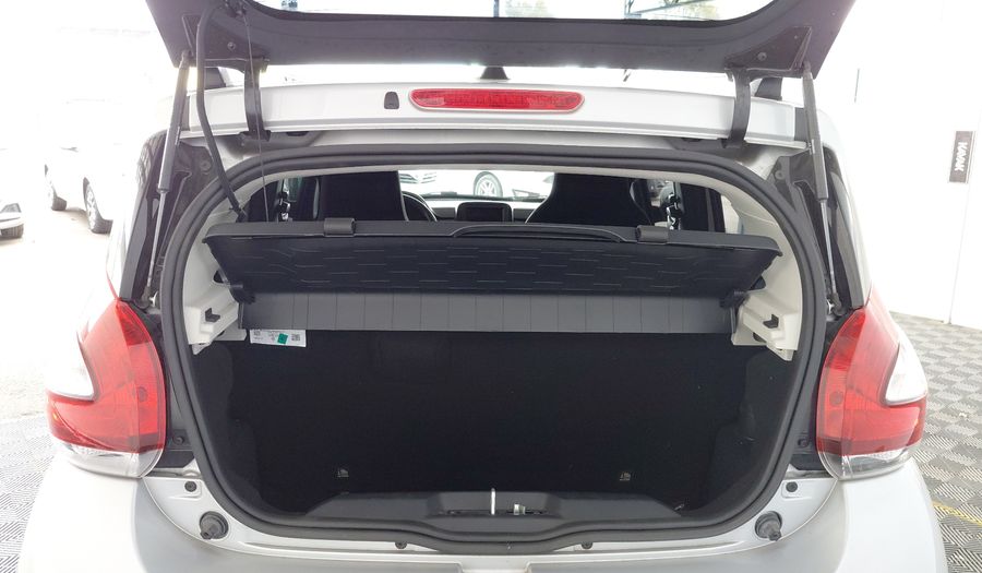 Fiat Mobi 1.0 TREKKING Hatchback 2025