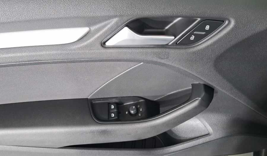 Audi A3 1.8 TFSI AMBIENTE S TRONIC Hatchback 2016