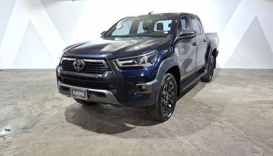 Toyota • Hilux