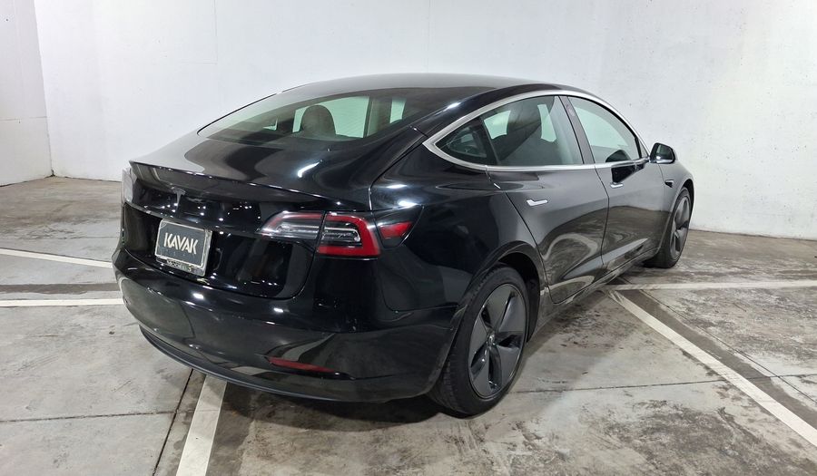 Tesla Model 3 LONG RANGE 4WD Sedan 2019