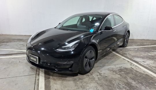 Tesla • Model 3