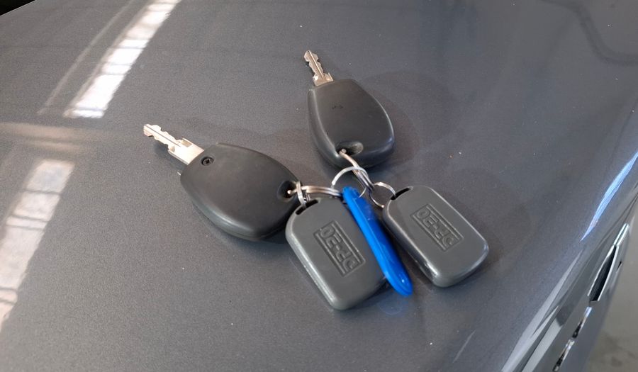 Renault Logan 1.6 AUTHENTIQUE PLUS Sedan 2014