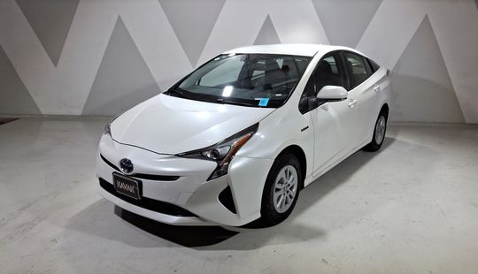 Toyota • Prius