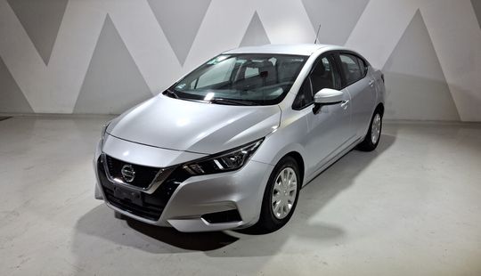 Nissan • Versa