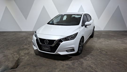 Nissan • Versa