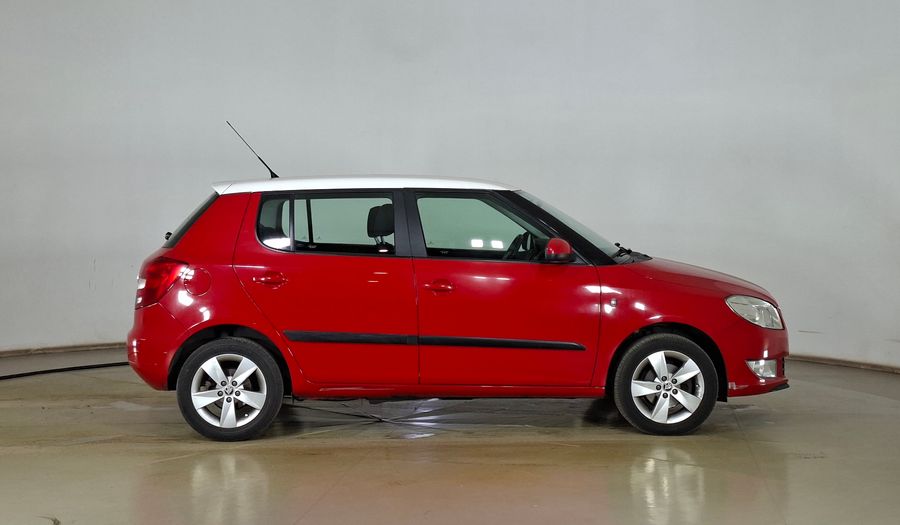 Skoda Fabia 1.6 AMBIENTE Hatchback 2014
