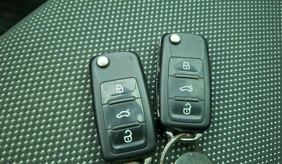 Skoda Fabia 1.6 AMBIENTE Hatchback 2014