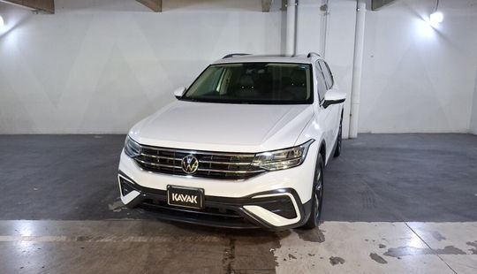 Volkswagen • Tiguan