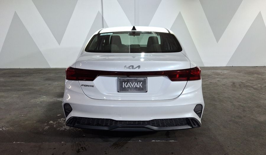 Kia Forte 2.0 L IVT Sedan 2023