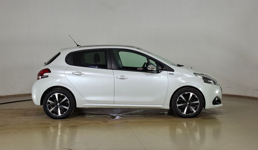 Peugeot 208 1.2 PURETECH 110 HP AUTO SIGNATURE + Hatchback 2020