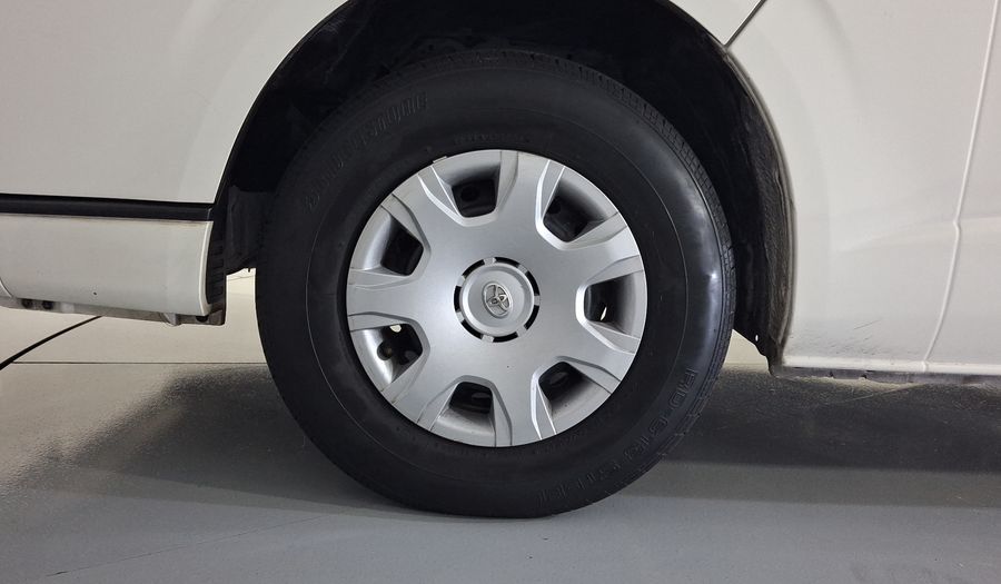 Toyota Hiace 2.7 15 PASAJEROS CON AC MT Van 2015