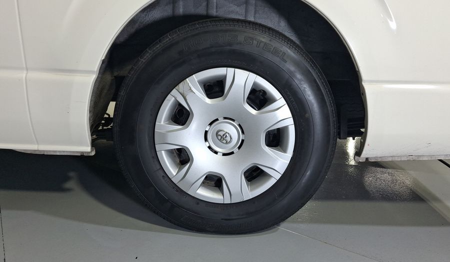 Toyota Hiace 2.7 15 PASAJEROS CON AC MT Van 2015
