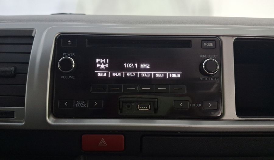 Toyota Hiace 2.7 15 PASAJEROS CON AC MT Van 2015