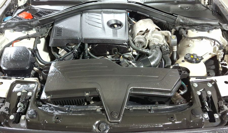 Bmw Serie 1 1.6 120IA Hatchback 2016