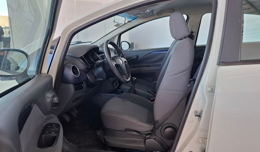 Fiat Punto 1.4 ATTRACTIVE 5P Hatchback 2014
