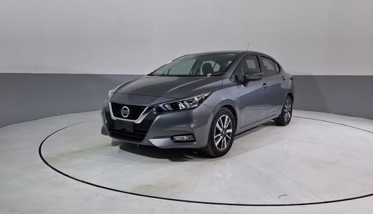 Nissan • Versa
