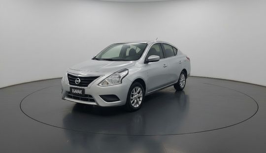 Nissan • Versa
