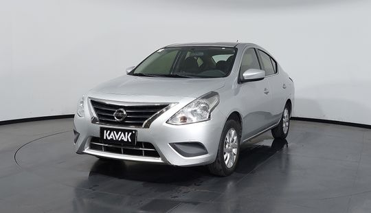 Nissan • Versa